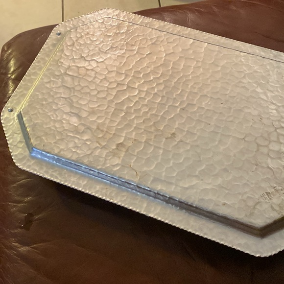 VINTAGE SERVING TRAY WROUGHT ALUMINUM IN DAISY PATTERN BY CONTINENTAL SILVER CO. - Picture 6 of 6